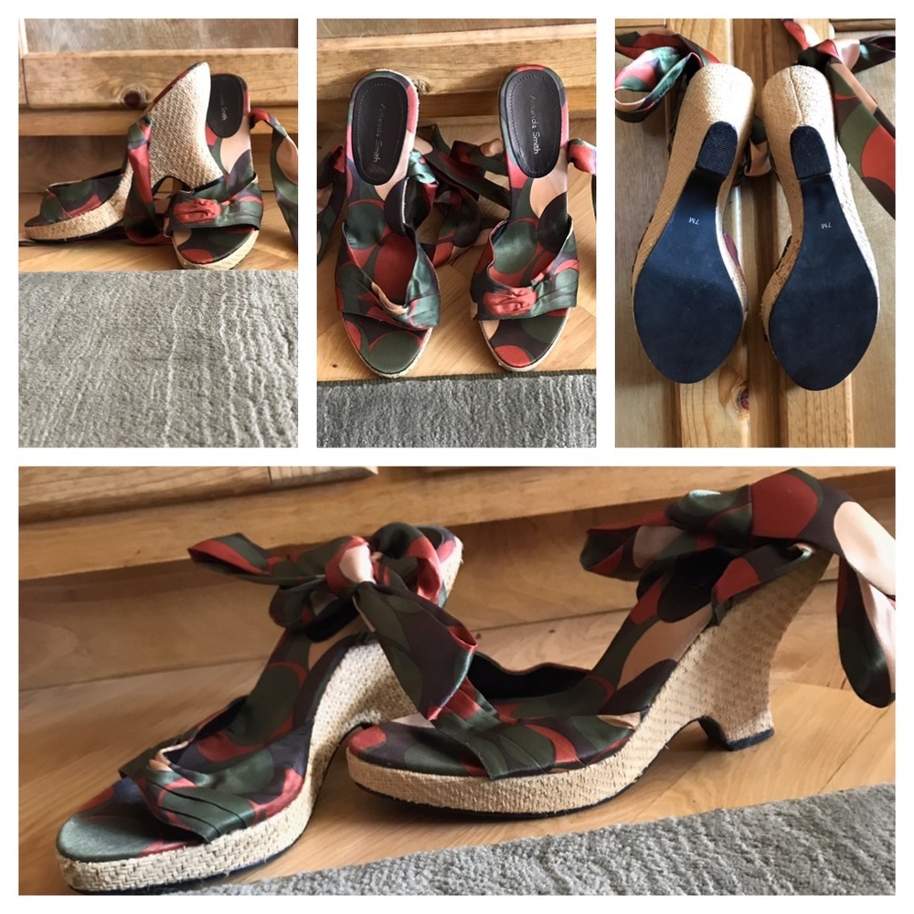 NWT Amanda Smith Open Toe Wedge